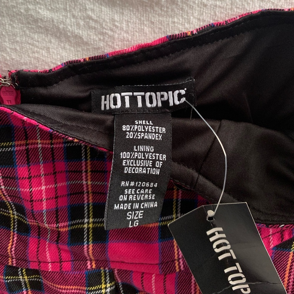 NWT Hot Topic Pink Plaid Circle Skater Skirt with Black Lace Trim - Picture 5 of 8